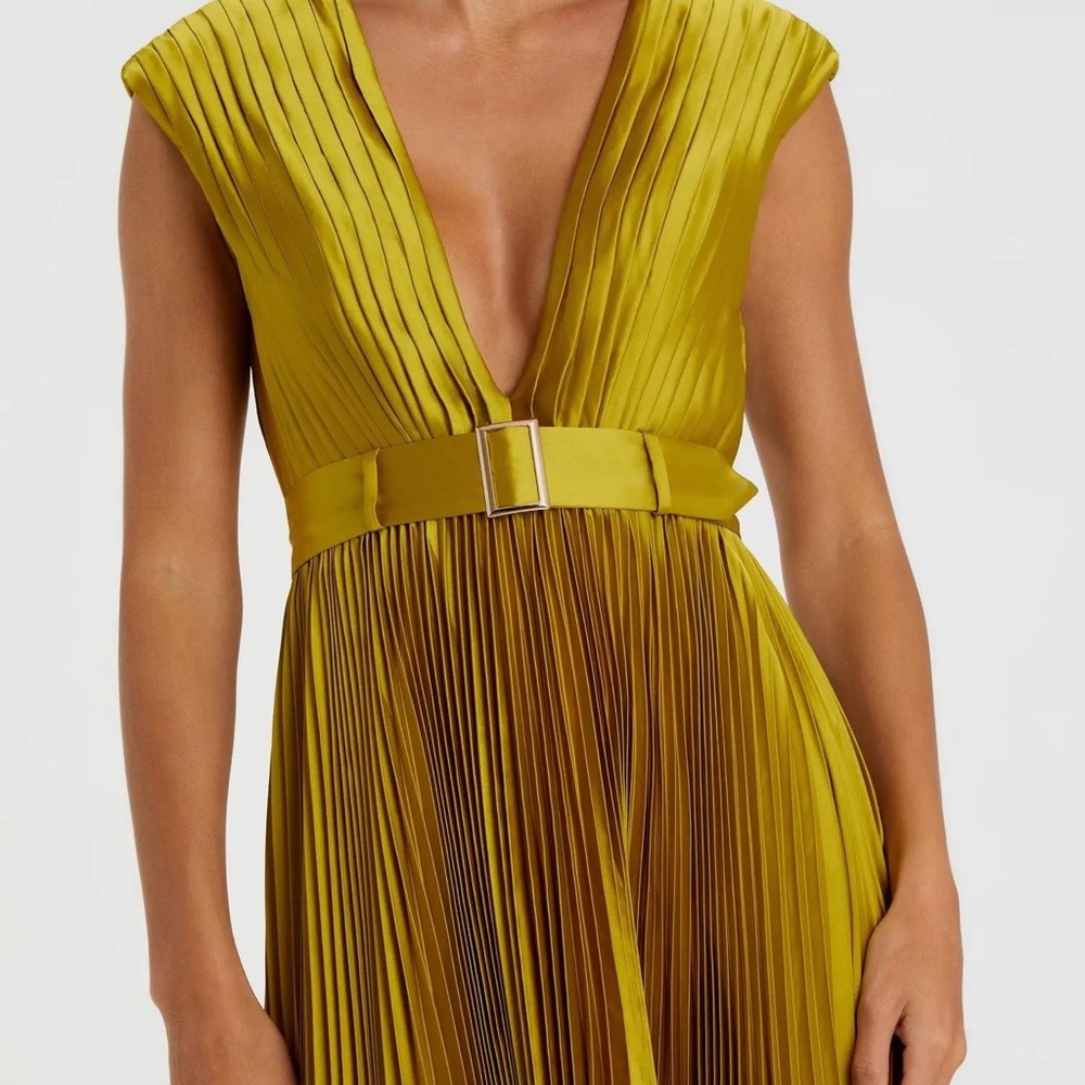 Leena by Mac Duggal chartreuse pleated dress - Picture 8 of 9